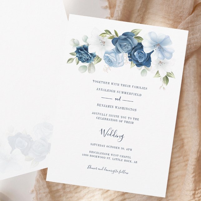 Elegant Script Dusty Blue Blommigt Bröllop Inbjudningar (Elegant Script Dusty Blue Floral Wedding Invitation)