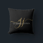 Elegant Script Guld Monogram Initialer Namn Black Kudde<br><div class="desc">En chic modern snyggt dekorativ kudde med ett svart monogram för guld med ett dramatiskt skript som börjar med dekorationer och din namn. Enkel elegans. Bakgrunden har en visuell texturerad effekt. Guld på svart.</div>