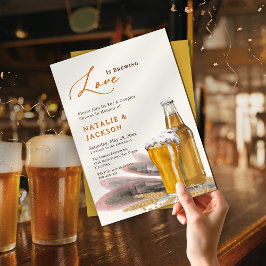 Elegant Script Kärlek är Brewing Par Shower Inbjudningar