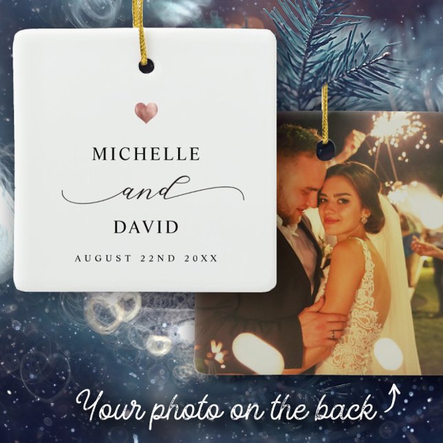 Elegant Script Minimal Ro Guld Heart Bröllop Julgransprydnad Keramik (Skapare uppladdad)