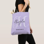 Elegant Script Monogram Blek Lavender Bridesmaid Tygkasse<br><div class="desc">Girly personlig monogram med finare-kalligrafi-skriptpar i blek lavender,  svartvitt. Skapa din egen tackgåva till en brud. Anpassa färgen för bakgrund och teckensnitt så att det matchar din bröllop-palett. Den blomning i finare som är en del av monogrammet kan behöva centreras om till din början.</div>