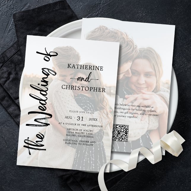 Elegant Script Photo Black White Forme Bröllop Inbjudningar (Black and White Elegant Bold Script 2-Photo Wedding Invitation with QR Code for Wedding Website.)