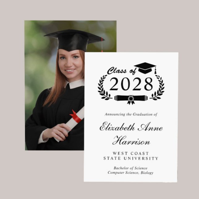 Elegant Script Photo College-gradering Meddelande (An elegant college graduation announcement to celebrate the graduate's achievements)