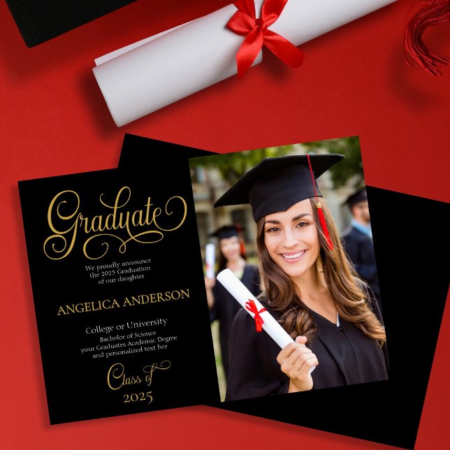 Elegant Script Photo College Universiteten Student Meddelande (Elegant Script Photo College University Graduation Announcement - black background)
