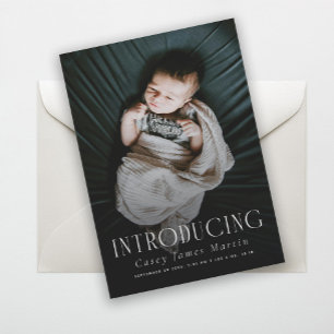 Elegant Serif introducerar Baby foto Birth Meddelande