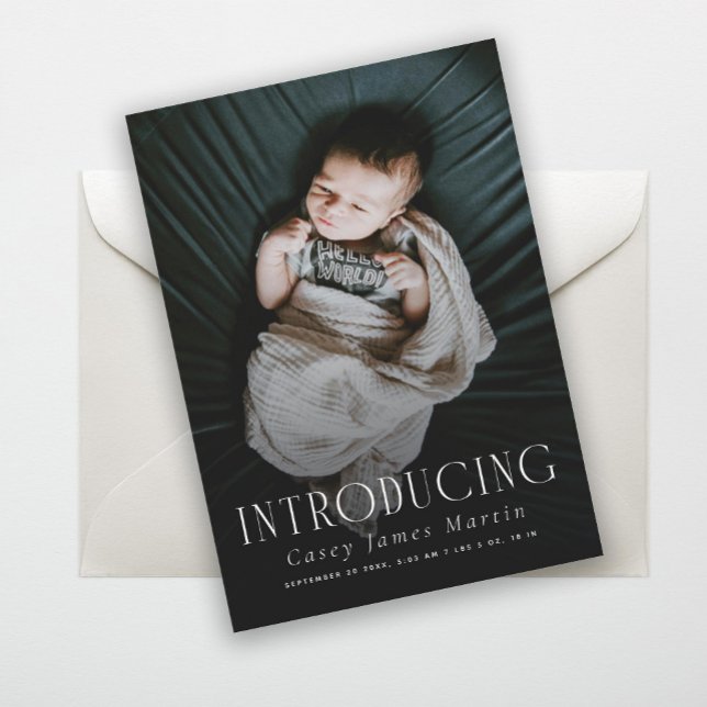 Elegant Serif introducerar Baby foto Birth Meddelande (Skapare uppladdad)