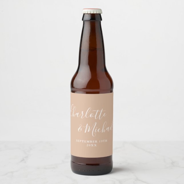 Elegant signaturskrift Tan Taupe Bröllop Ölflaska Etikett (Framsida)