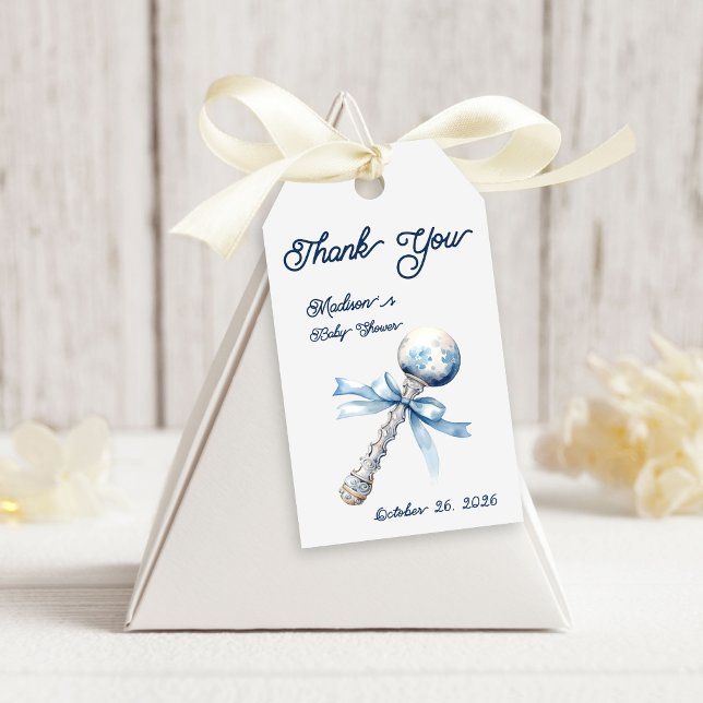 Elegant Silver Blue Rattle Bow Baby Shower Presentetikett (Skapare uppladdad)