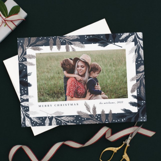 Elegant Silver Grenar fotojulkort (Elegant navy blue and silver foil branch frame photo Christmas holiday magnetic cards.)