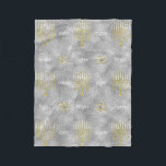 Elegant Silver Menorahs Fleece Blanket<br><div class="desc">"Elegant Silver Menorahs" Fleece Blanket/Small Design kan också läggas till i filtstorlekar, medelstora och stora. Storlek: Fleece Blanket, 30" x40" Det är svårt att klara sig själv. Men med det här fulla anpassadet kan du inte behöva mer. Anpassa hela frontpanelen och figursätt dig själv i personligens plysslor. Fintvätt, mjuk och...</div>