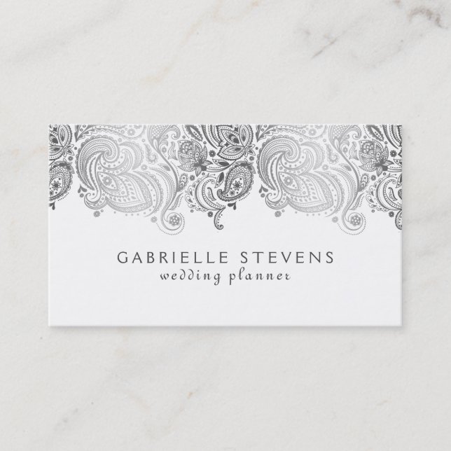 Elegant Silver och vit Paisley-Bröllopsfixaren Visitkort (Framsida)