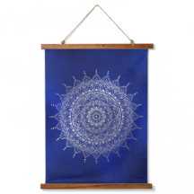 Elegant Silver om Deep Blue Blommigt Henna Mandala