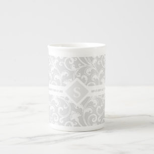 Elegant silverdamast virvlar runt monogramen benporslin mugg