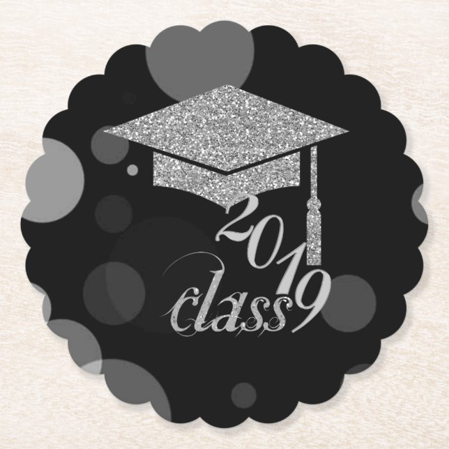 Elegant silverglittrig examensmössa, Klass 2019 Underlägg Papper (Framsida)