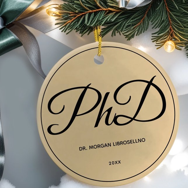 Elegant Simple Guld PhD Studenten Namn år Julgransprydnad Keramik (Gift your PhD graduate this personalized ornament. Simply add their name & the year.)