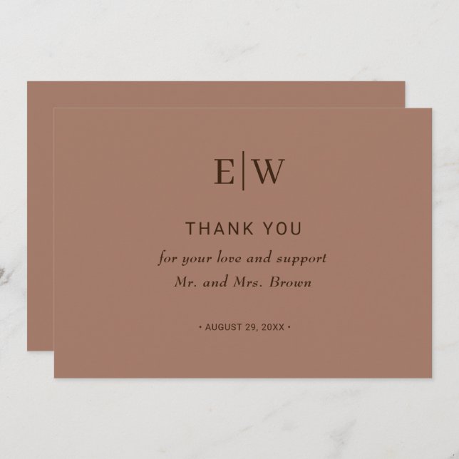 Elegant Simple Mocha Mousse med Monogram Bröllop Tack Kort (Fram/baksida)