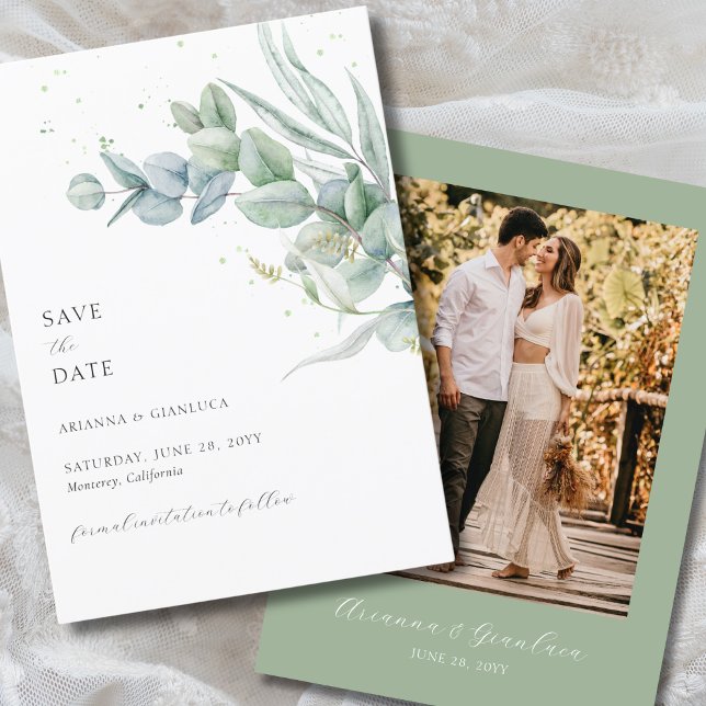 Elegant Simple Sage Grönt Foto Spara datum Inbjudningar (Elegant, sage green, save the date card with watercolor greenery, calligraphy script and photo)