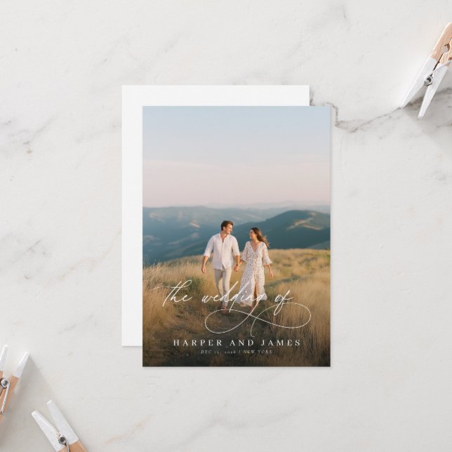 Elegant Simple Script QR Code Budget Photo Wedding Inbjudningar (Fram/Back In Situ)