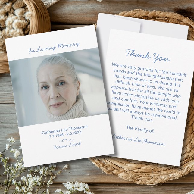 Elegant Skript Enkel Begravning Foto Tackkort (Elegant Script Simple Funeral Photo Thank You Card
)
