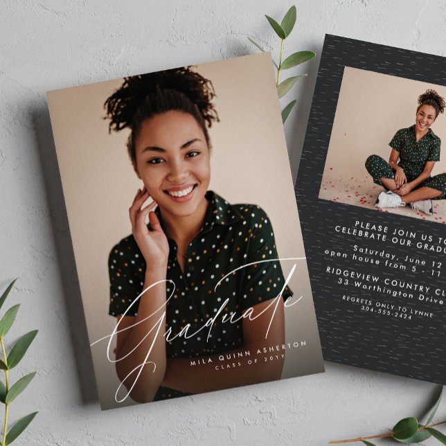 Elegant skript enkel två-foto-examen inbjudningar (Skapare uppladdad)