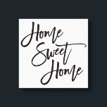 Elegant Skript Hemsöt hemsvart typografi Canvastryck<br><div class="desc">Ett modernt sätt att visning ord Home Sweet Home, som är i en elegant skript i svart på vitt. Bakgrunden färg kan ändras till ett annat färg om du vill. Om du väljer en rektangulär storlek kan det vara nödvändigt att justera designen så att den passar via alternativet upp och...</div>