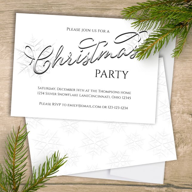 Elegant skript Silver Snöflinga Julfest  Inbjudningar (Silver snowflake Christmas holiday calligraphy script invitation. )