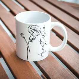 Elegant skriptnamn Vallmo Augusti födelsedagsblomm Kaffemugg