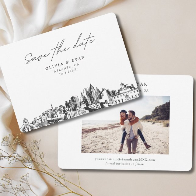 Elegant Skyline Modern Atlanta Spara datum Inbjudningar (Atlanta save the date skyline sketch with engagement photo and space for wedding website)