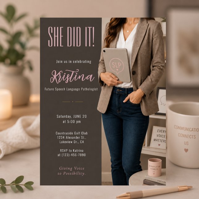 Elegant SLP-examensinbjudan Inbjudningar (Elegant SLP graduation invitation with modern therapist aesthetic and soft neutral styling)