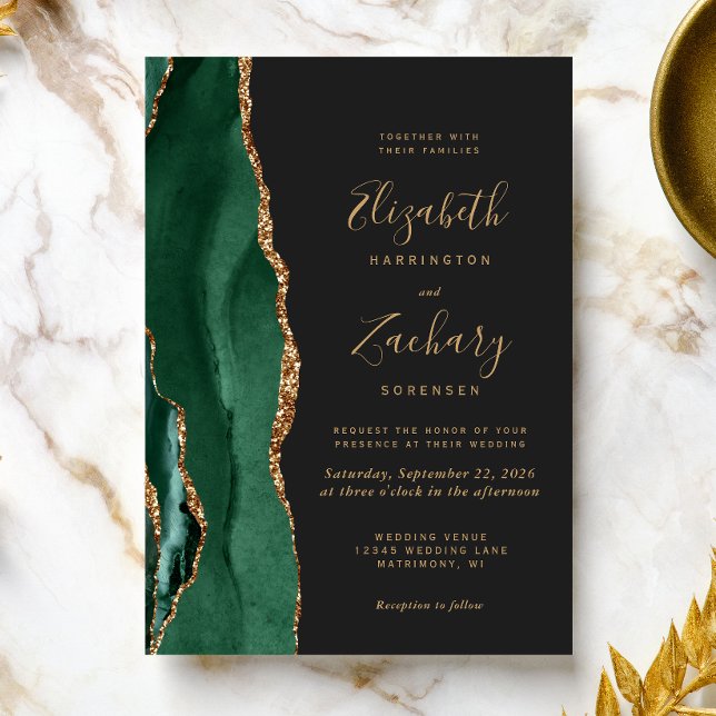 Elegant smaragdgrön guldagat mörk bröllop inbjudningar (The perfect choice for an emerald green themed wedding.)