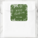 Elegant Snöflingor Mörk grönt God jul Gift Fyrkantigt Klistermärke<br><div class="desc">Det här dekalet har en helt enkelt elegant-snöflingdesign på en mörk-grönt-bakgrund. Ytterligare alternativ för färg samt insamling av samordningsprodukter finns i vår butik, zazzle.com/store/doodlelulu. Kontakta oss om du behöver den här designen för en specifik produkt för att skapa ditt eget unika matchande objekt! Tack så mycket för att du har...</div>