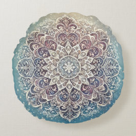 Elegant Snowflake Mandala i Frosty Hues Rund Kudde
