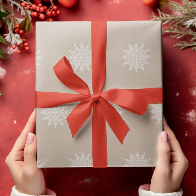 Elegant Snowflake | Vattenfärg | Jul | Beige Presentpapper (Skapare uppladdad)