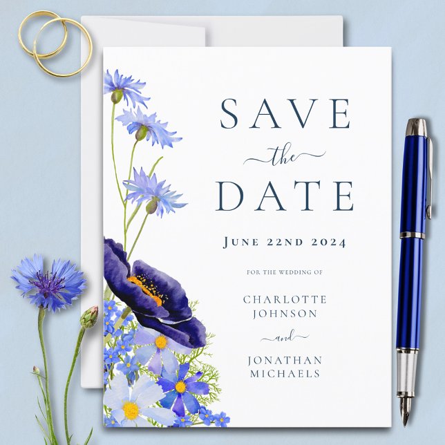 Elegant Sommarblommig Bröllop Inbjudan Vykort (Modern blue floral wedding save the date budget invitation postcard with watercolor wildflowers )