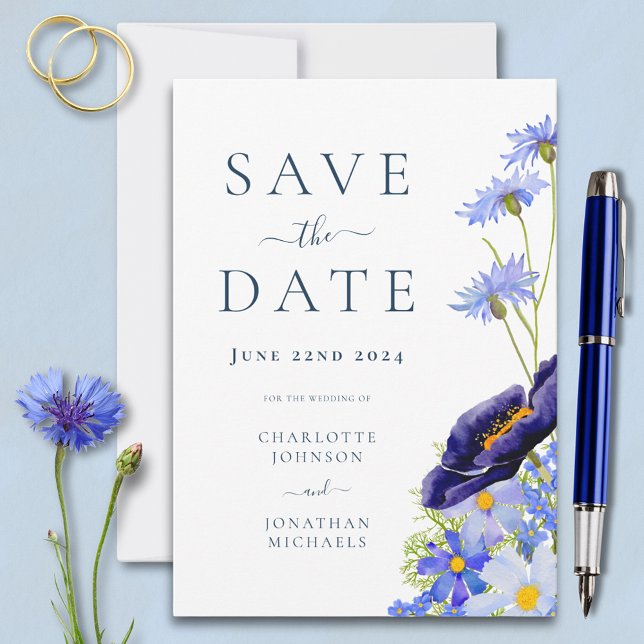 Elegant, sommartid, Blommigt Blue Bröllop Spara Datumet (Modern wildflower blue wedding save the date invitation with elegant typography script )