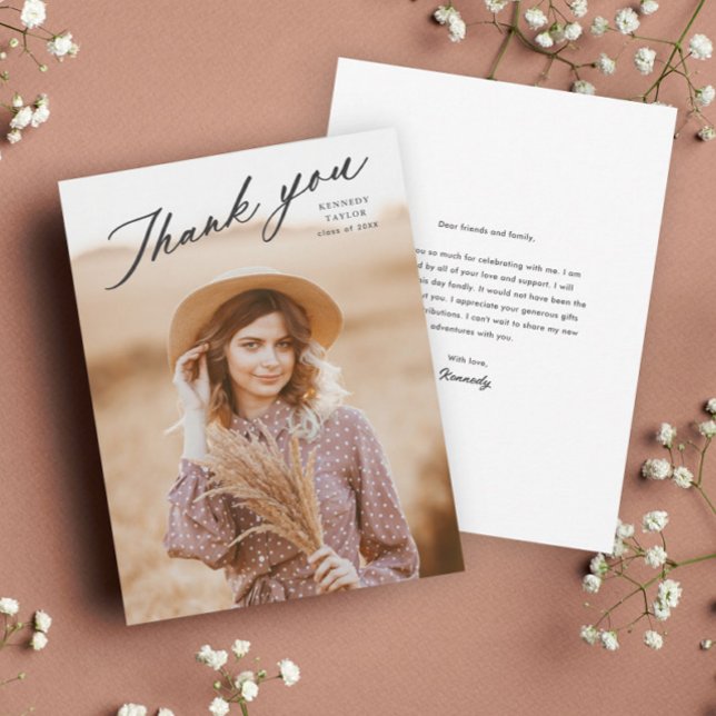 Elegant Student-skript Foto Studenten Tack Kort (Elegant script photo graduation thank you card.)