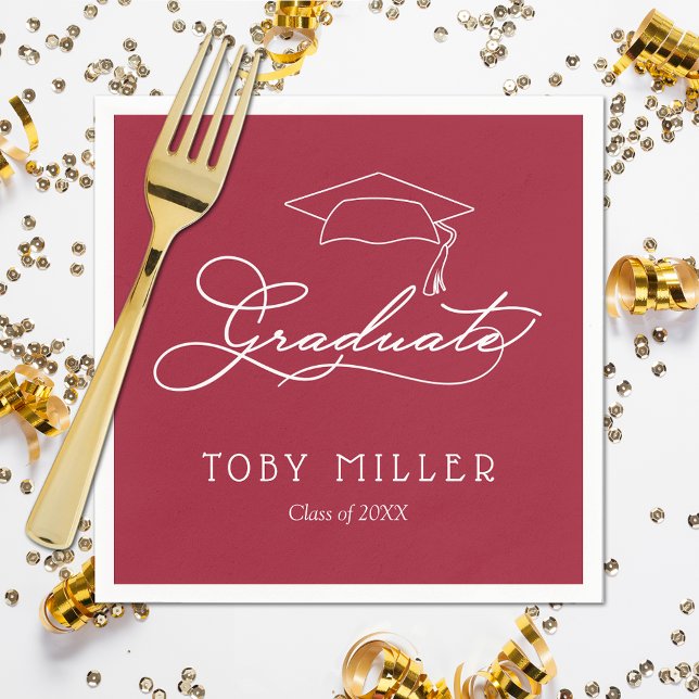Elegant Student skript på Crimson Red Studenten Pappersservett (White script grad cap on crimson red personalized graduation napkins, paper plates in our store)
