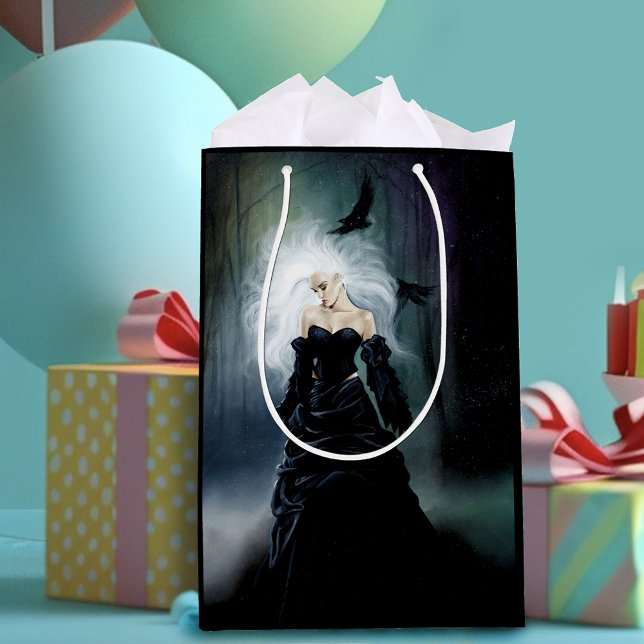 Elegant Svart Gothic Mysterisk Kvinna Korpar Dimma (Skapare uppladdad)