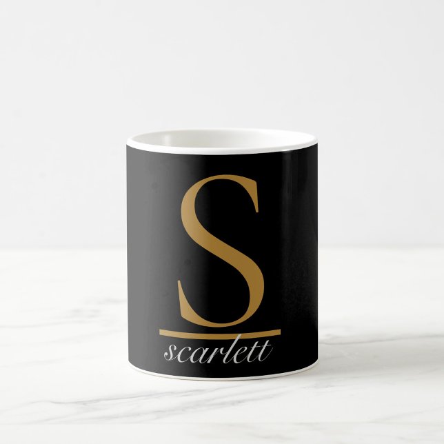 Elegant svart guldmonogram flickaktig script stilr kaffemugg (Skapare uppladdad)