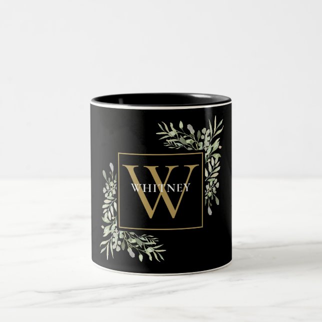 Elegant svart guldmonogram grönska blomster Två-Tonad mugg (Center)