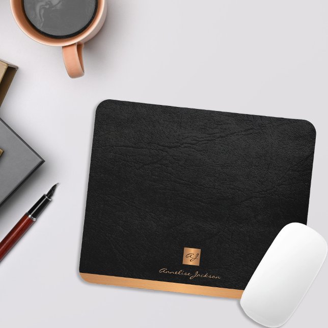 Elegant, svart läder guld monogrammat musmatta (Skapare uppladdad)
