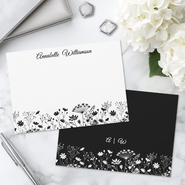 Elegant svart och vit blomster monogram anteckningskort (Elegant Black And White Floral Monogram Note Card)