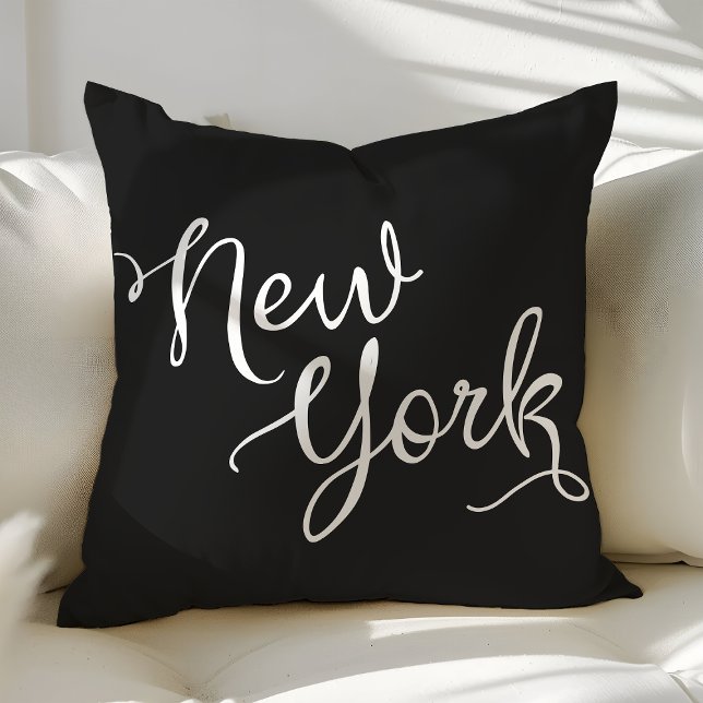 Elegant svart och vit New York-typografi Kudde (Skapare uppladdad)