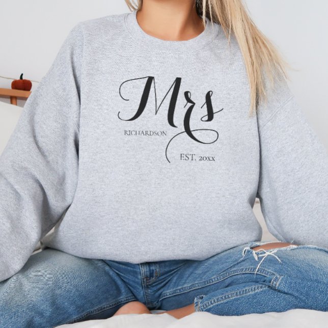 Elegant svart script personlig brud framtida Mrs T Shirt (Elegant Black Script Personalized Bride Future Mrs Sweatshirt)