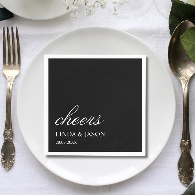 Elegant svart typografi Personlig bröllops- Pappersservett (Elegant black typography napkins add timeless style with your names for wedding tables.)