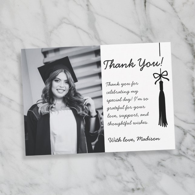 Elegant svart & vit Coquette-krans Examen Tack Kort (Elegant Black & White Coquette Tassel Graduation Thank You Card)