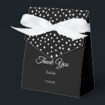 Elegant svart & vit Favor-låda Presentaskar<br><div class="desc">Stiliga pärlor och vit kalligrafi på svart Favor-låda.</div>