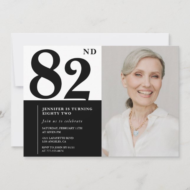 Elegant svart-vit fotofirande 82-årsdag inbjudningar (Framsida)