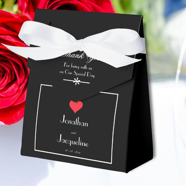 Elegant Svart Vit & Röd Hjärtlig Tacksamhet Bröllo Presentaskar (For an Elegant Wedding - Black and White & Red Heart Thank You Favor Boxes.)