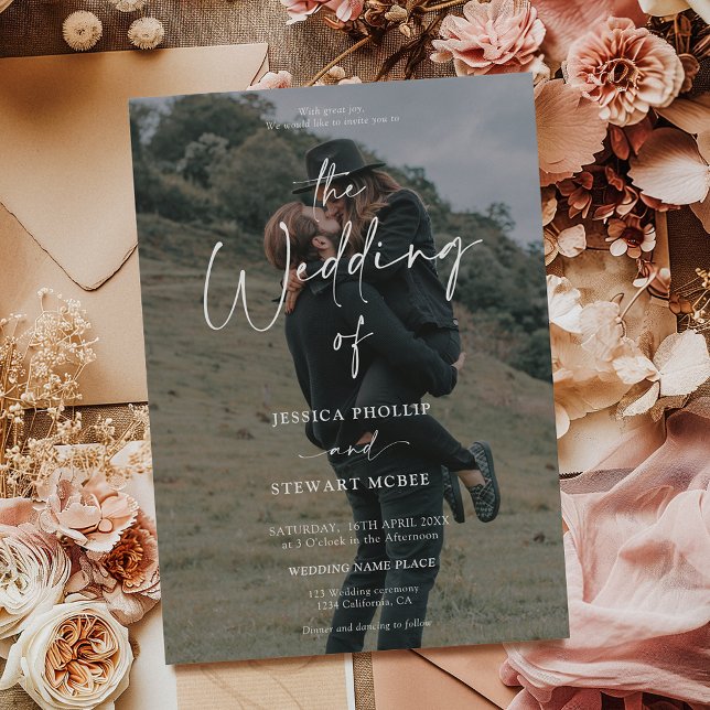 Elegant svartvit allt i 1-skriptfoto bröllop inbjudningar (Elegant black white all in 1 script photo wedding invitation)